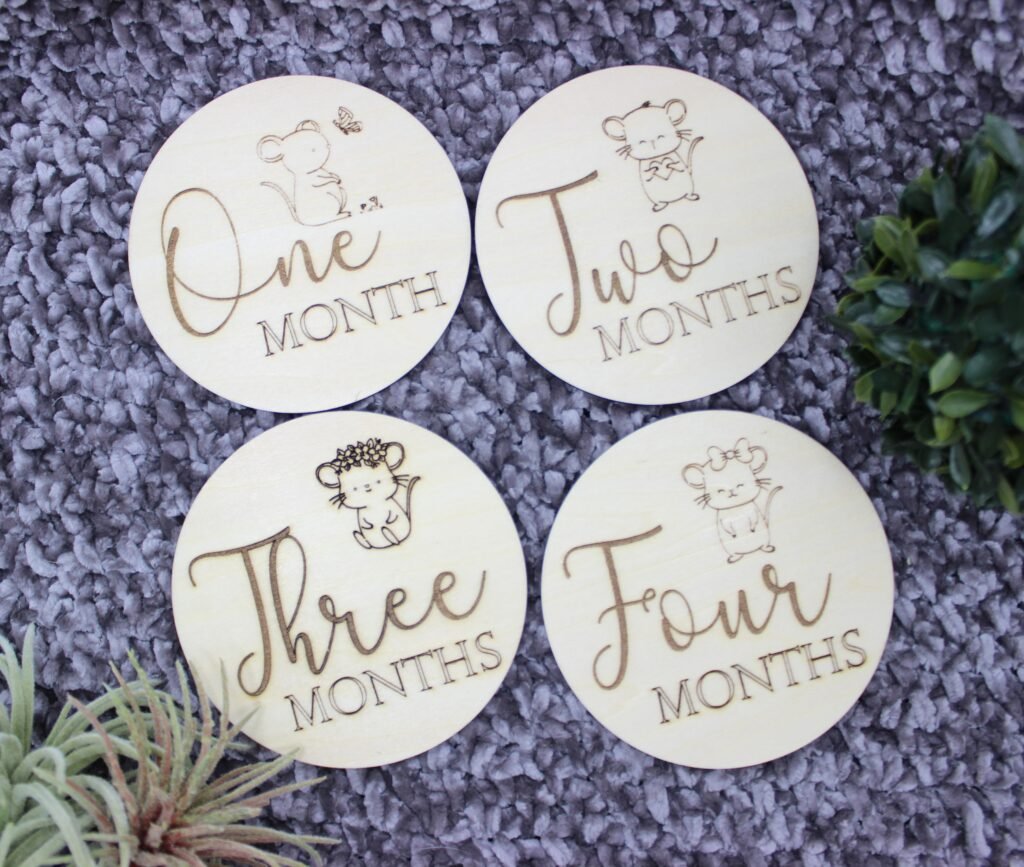Baby Milestones with Baby Mouse Detail